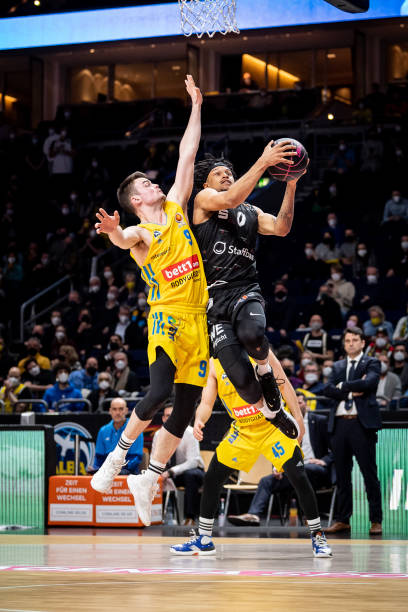 质疑比赛的 质疑比赛的